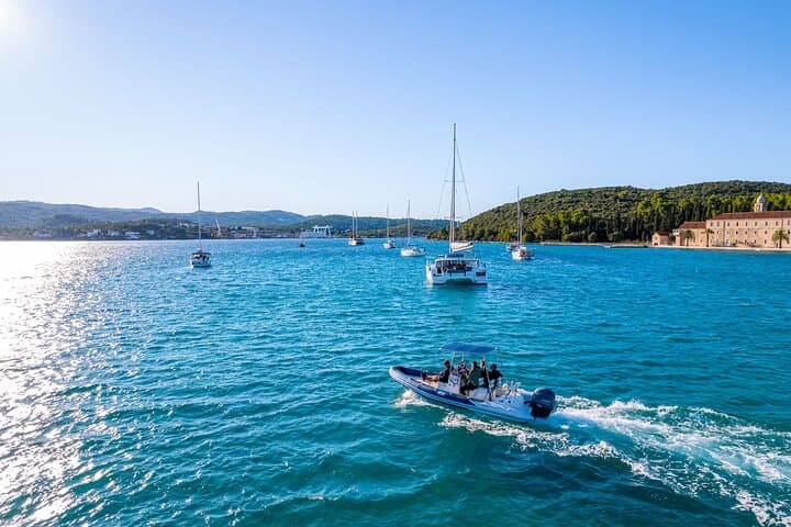 Korčula Archipelago Shipwreck Snorkel & Hidden Beaches Private Speedboat Tour photo 4