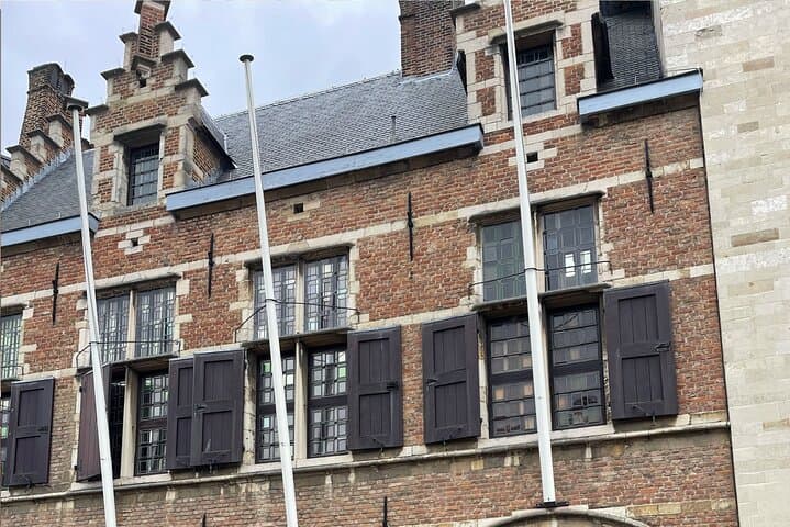 Antwerp Steenplein Scavenger Hunt: Self-Guided Walking Tour & City Puzzles photo 3