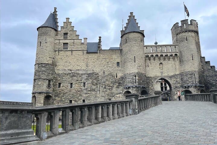 Antwerp Steenplein Scavenger Hunt: Self-Guided Walking Tour & City Puzzles photo 6