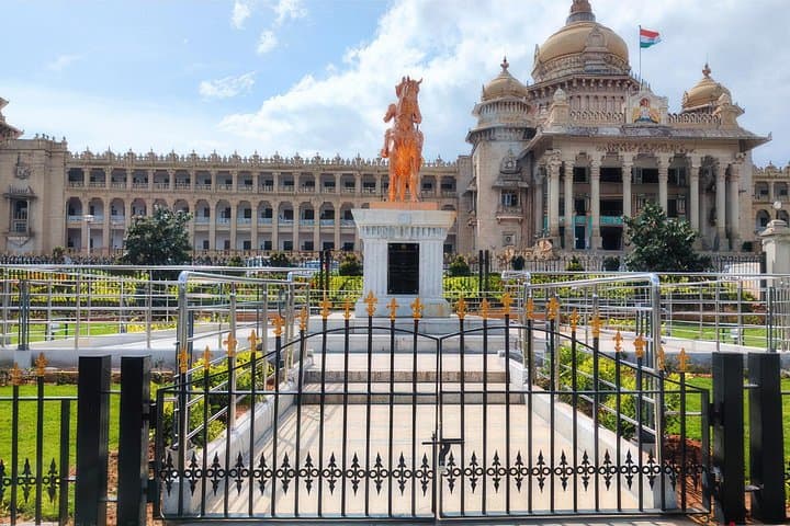 Bangalore Scavenger Hunt: Self-Guided Walking Tour of Vidhana Soudha & City Sights photo 4