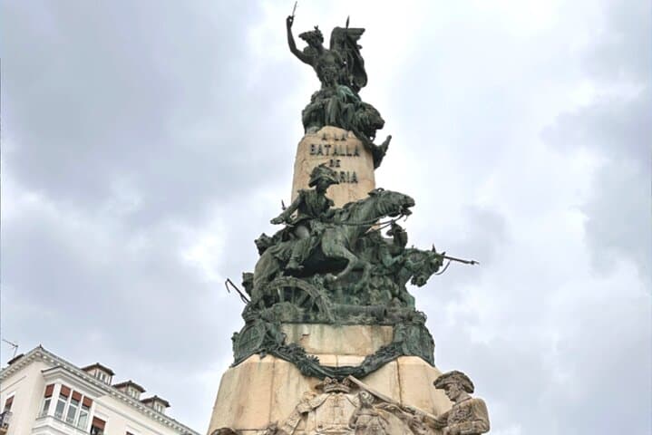 Vitoria-Gasteiz Scavenger Hunt: Self-Guided Walking Tour of Old Town & Virgen Blanca photo 2