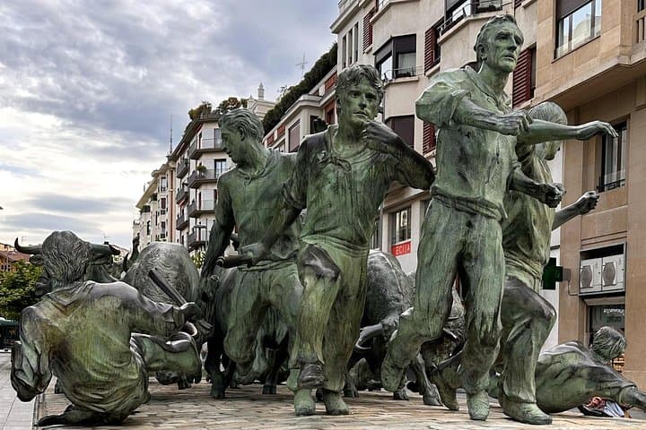 Pamplona Scavenger Hunt: Self-Guided Walking Tour of City Sights photo 3