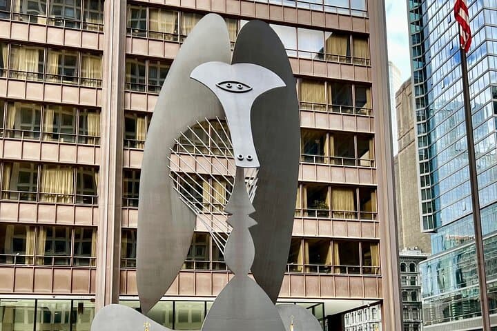 Explore Chicago's Pedway: Holiday Walking Tour from Swissotel to Millennium Park photo 2