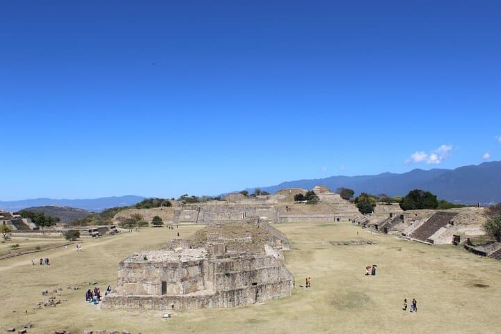 Full-Day Monte Albán & Oaxacan Crafts Tour from Oaxaca City
