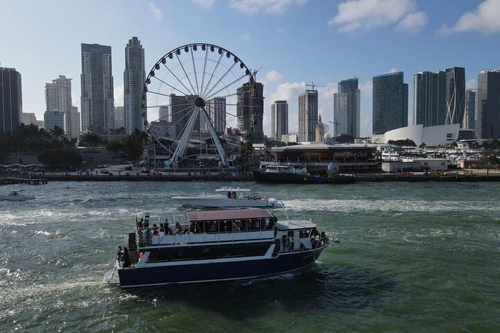 Miami Experience Boat Party: 3-Hour All-Inclusive Skyline Cruise photo 4