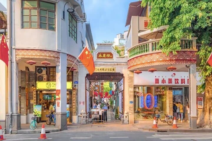 Guangzhou Day Tour from Hong Kong — Canton Architecture, Pearl River & Local Eats photo 2