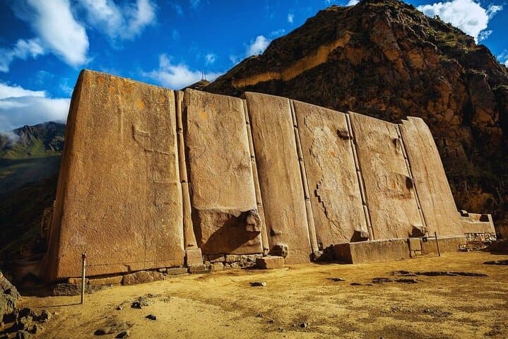 2-Day Sacred Valley and Machu Picchu Tour from Cusco — Complete Visitor Guide photo 2