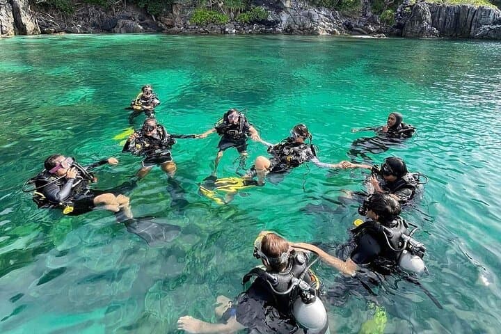 Koh Lipe Beginner Scuba Diving Half-Day — Try Scuba in Tarutao Marine Park photo 4