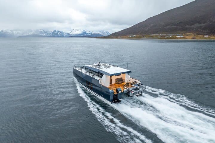 Catamaran Aurora Cruise from Tromsø — Luxury Northern Light Safari photo 5