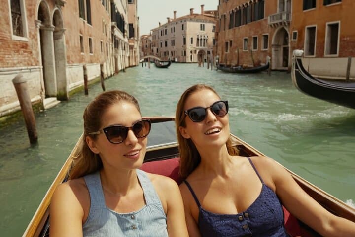 Venice St. Mark's Square to Rialto: Private Walking Tour + 30-Minute Gondola Ride
