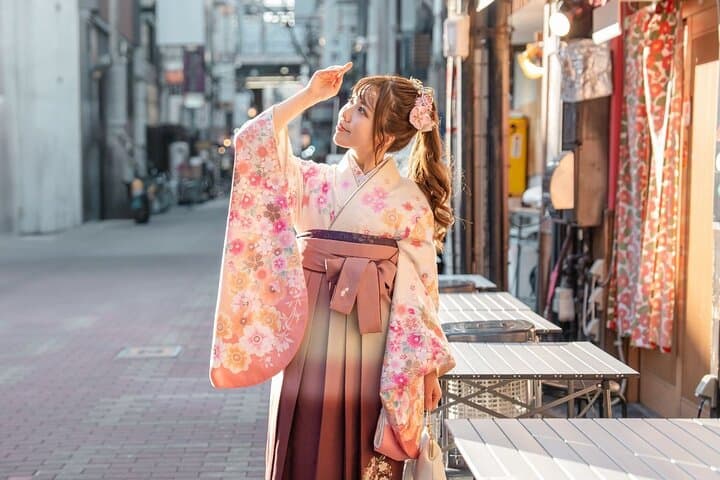 Hakama Rental in Osaka: One-Day Kimono Experience & Hair Styling photo 2