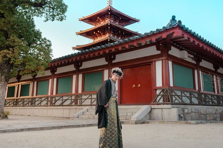 Hakama Rental in Osaka: One-Day Kimono Experience & Hair Styling photo 3