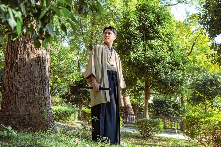 Hakama Rental in Osaka: One-Day Kimono Experience & Hair Styling photo 4