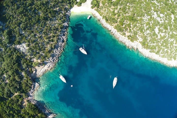 Private Sailing Cruise from Sami or Poros: Koutsoupia, Lygia & Blue Lake