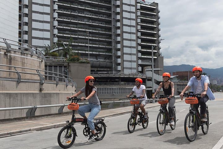 Medellín Essential E‑Bike City Tour: Coffee, Fruit Juices & Urban Views photo 3