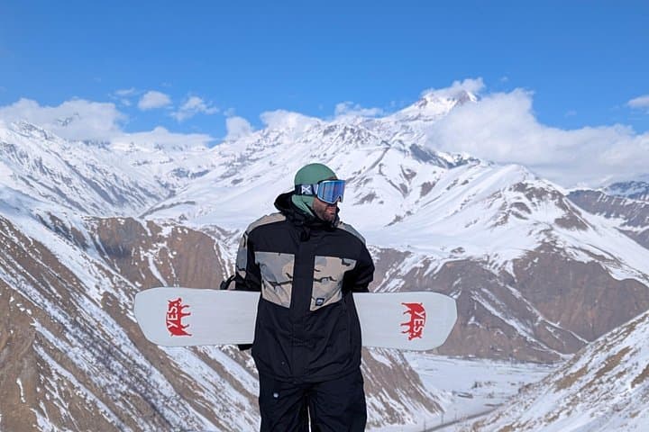 Learn to Ski and Snowboard in Gudauri: 90-Minute Private Lessons in the Caucasus photo 3