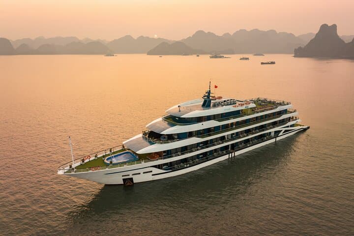 Doria Cruise 2-Day Lan Ha Bay Escape: Kayaks, Caves & Local Rowboats photo 2