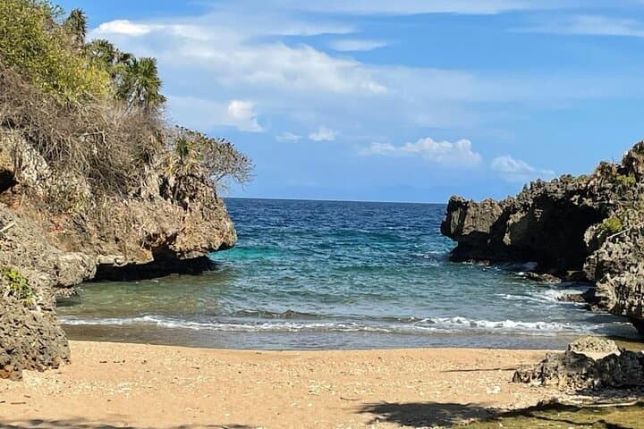 Roatan Explore & Relax: Mayan Eden Zipline, Rainforest and West Bay Beach photo 5