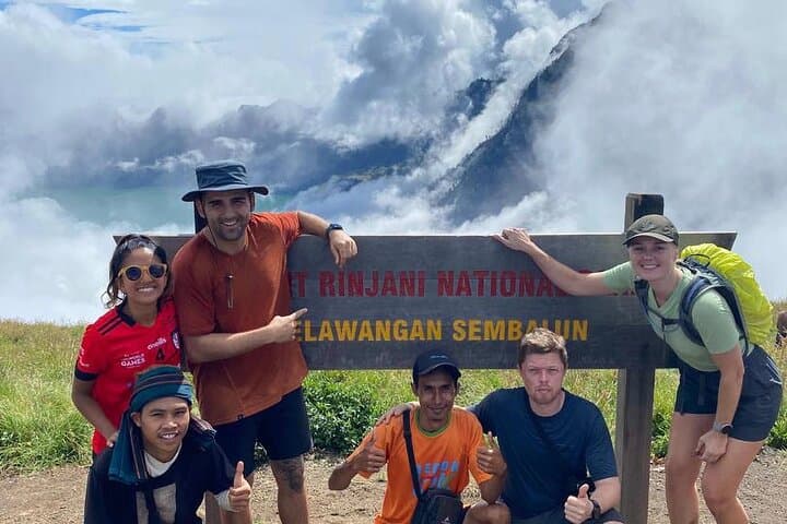 One-Day Trek to Mount Rinjani: Senaru Crater Rim in a Day photo 4