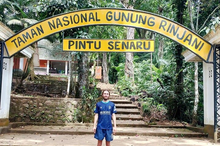 One-Day Trek to Mount Rinjani: Senaru Crater Rim in a Day photo 6
