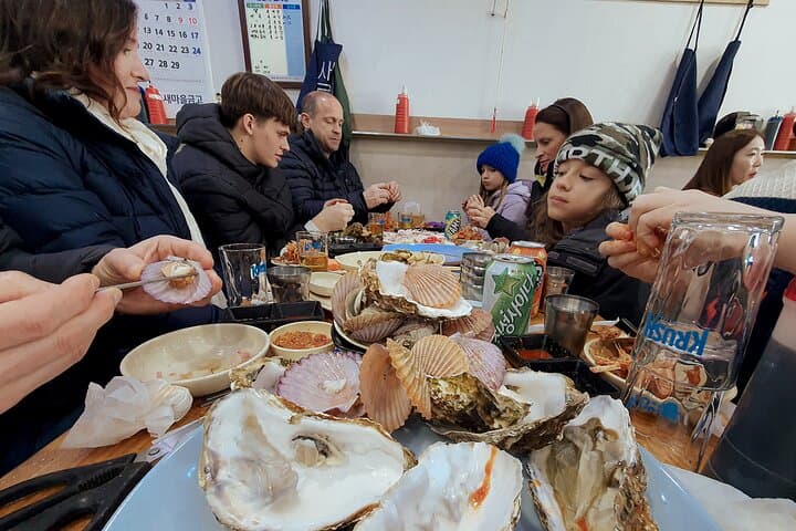 Private Noryangjin Fish Market Tour — Tailored Seafood Experience in Seoul photo 4