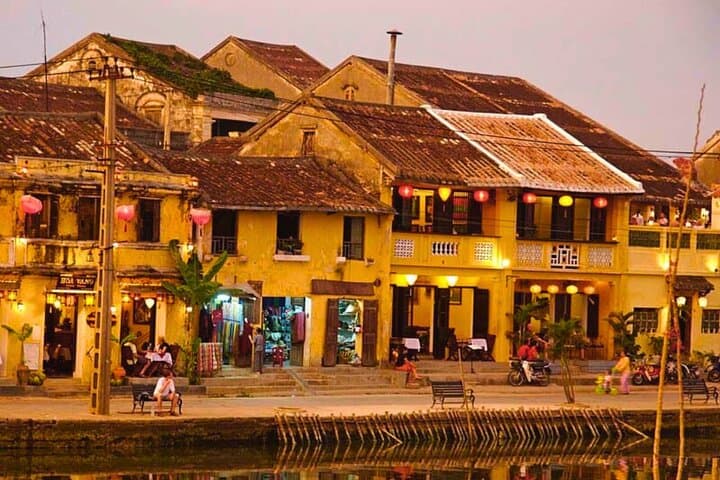 Hoi An Old Town Walking Tour with Temples and Thu Bon River Boat Ride photo 3