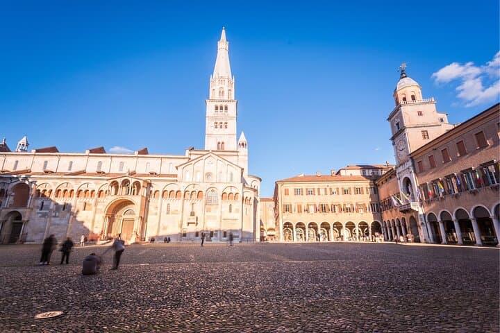 Modena Scavenger Hunt: Self-Guided Walking Tour of Piazza Grande & Hidden Gems photo 2