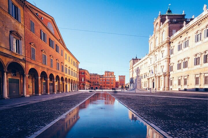 Modena Scavenger Hunt: Self-Guided Walking Tour of Piazza Grande & Hidden Gems photo 6