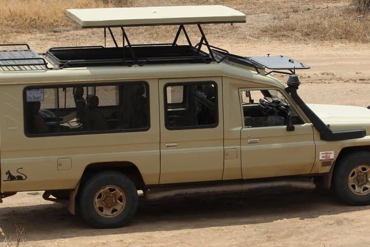 Nairobi to Masai Mara: 4x4 Land Cruiser Transfer photo 5