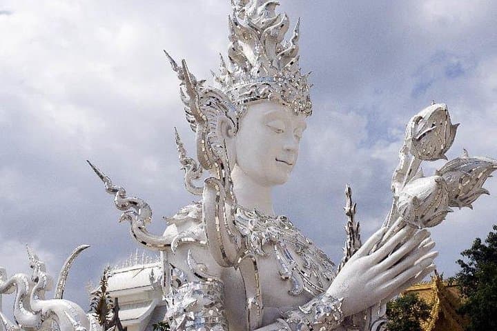 Private Chiang Rai Temple Tour — White Temple, Blue Temple & Jungle Hot Springs photo 4