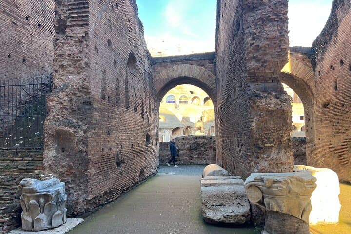 Colosseum Guided Tour: Immersive 1-Hour Roman Amphitheatre Experience photo 4