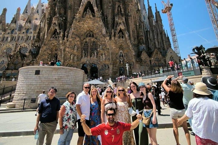 Barcelona Highlights Small-Group Tour: Sagrada Família, Gothic Quarter & Montjuïc photo 4