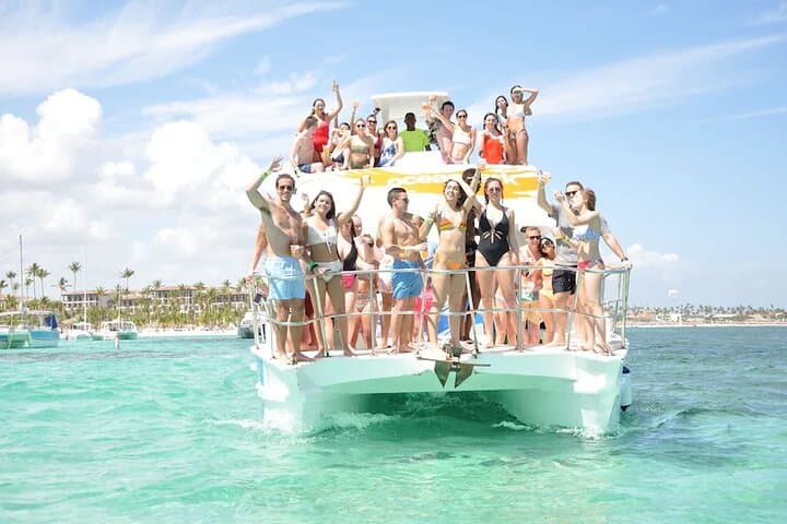 Punta Cana Party Boat Cruise: Catamaran Snorkel & Beach Party