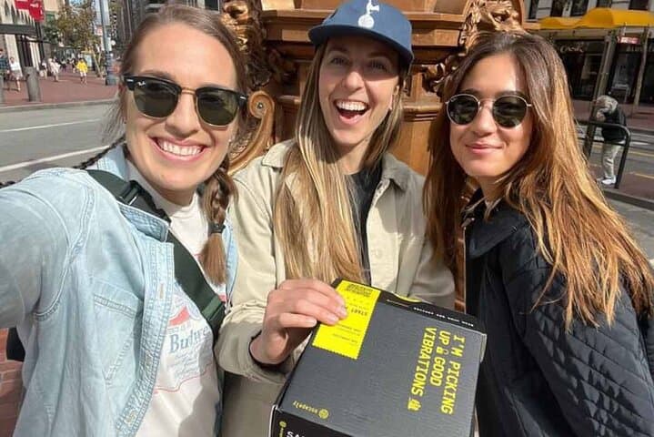 Milwaukee RiverWalk Outdoor Escape Room: Urban Scavenger Hunt Adventure