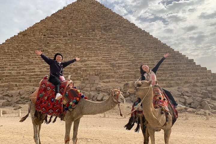 Private Half-Day Giza Pyramids & Sphinx Tour with Egyptologist Guide