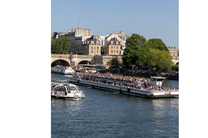 Paris Premium City Highlights Private Tour — 2-Hour Guided Overview photo 3
