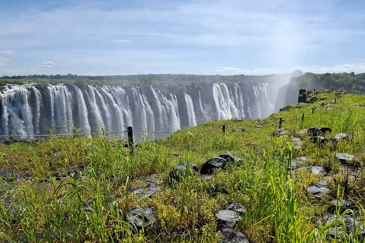 Spanish-Guided Victoria Falls & Chobe Safari — Falls Walk, Boat Cruise and 4x4 photo 2