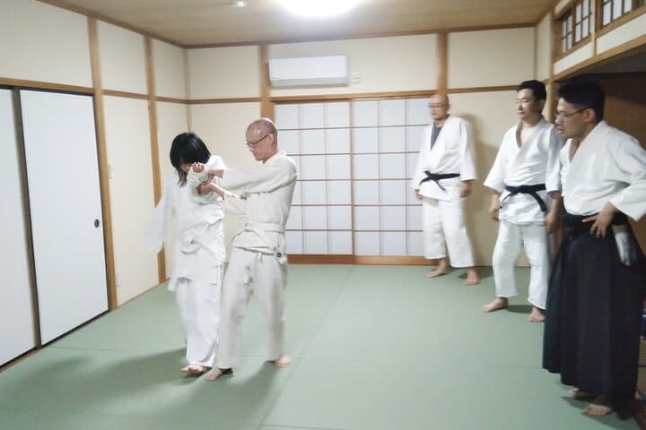 Private Samurai and Martial Arts Experience in Gifu — Sword Handling & Jujutsu photo 3
