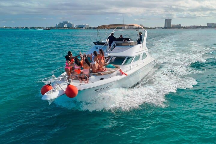Private 48ft Yacht Rental in Cancun — Snorkel to Isla Mujeres photo 2