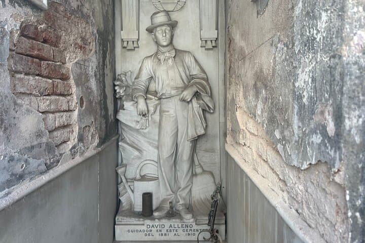 Recoleta Cemetery Trivia Walk: Self-Guided Scavenger Hunt in Buenos Aires photo 3