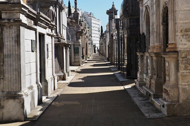 Recoleta Cemetery Trivia Walk: Self-Guided Scavenger Hunt in Buenos Aires photo 4