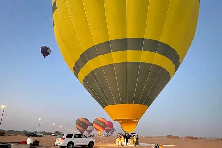 Dawn Over the Dunes: Hot Air Balloon Ride in Dubai photo 6