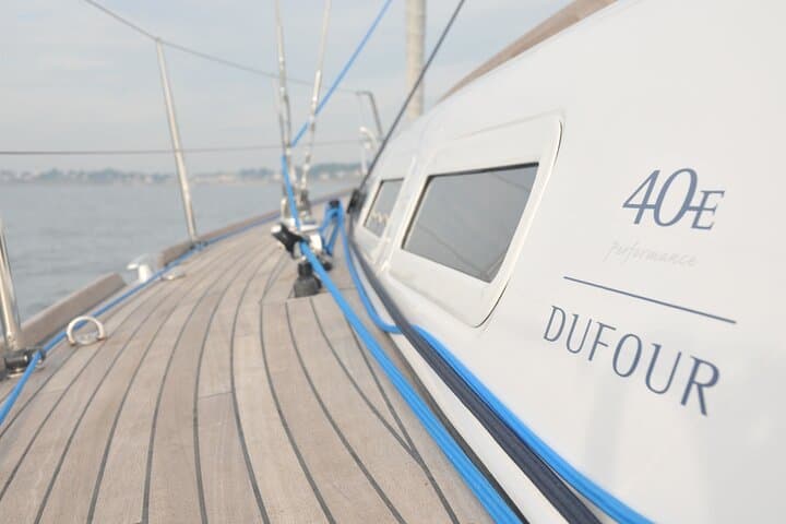 Private Sailboat Tour on the Rio Tejo: Lisbon River Cruise & Swim