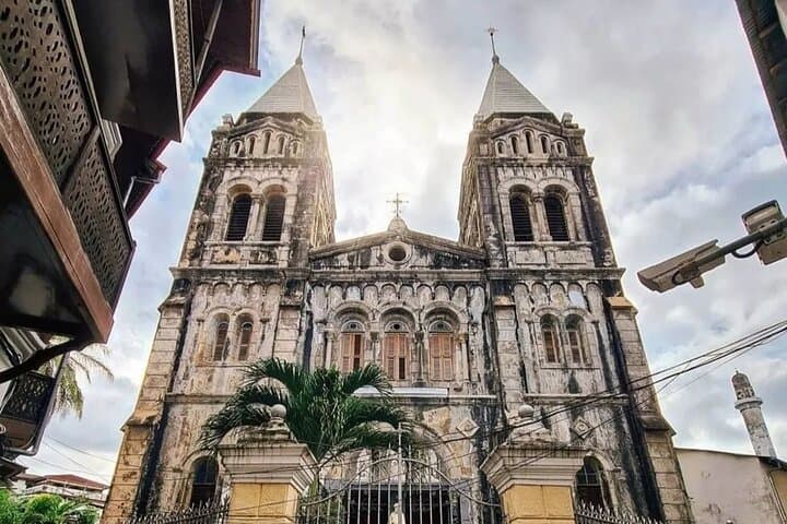 Stone Town and Spice Tour with Lunch — Zanzibar cultural walking tour & spice farm experience photo 4