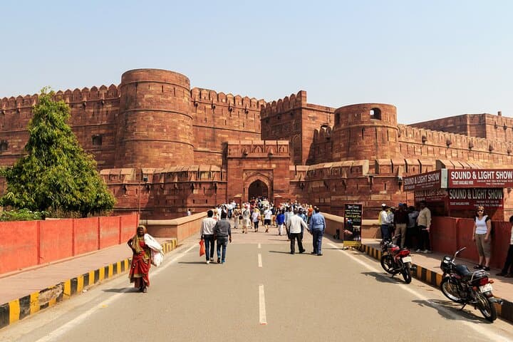 Full-Day Taj Mahal and Agra Fort Tour from Delhi — Round-Trip VIP Day Trip photo 4
