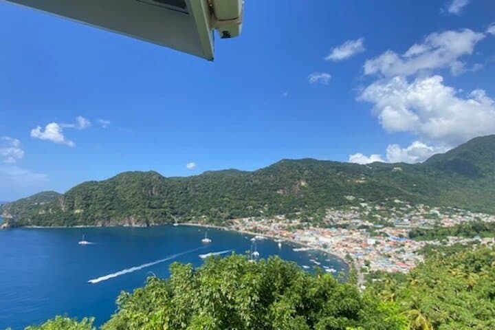 Private Customizable St. Lucia Day Tour — Sulphur Springs, Pitons & Local Flavors photo 4