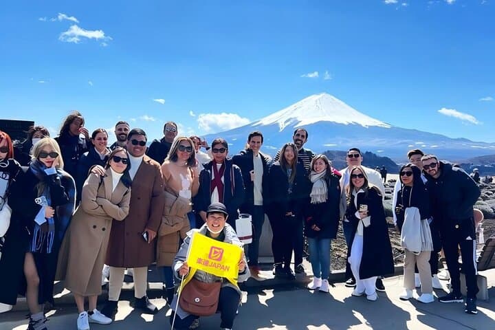 Mt Fuji Kawaguchiko & Yamanaka Onsen Day Tour from Tokyo — Photo Spots, Lakeside Walks, and Oshino Hakkai photo 2