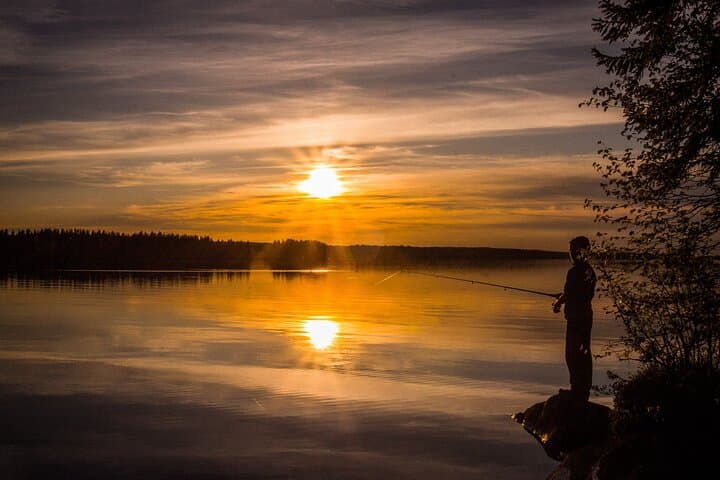 Rovaniemi Lake Fishing and Open-Fire Fish Soup Experience