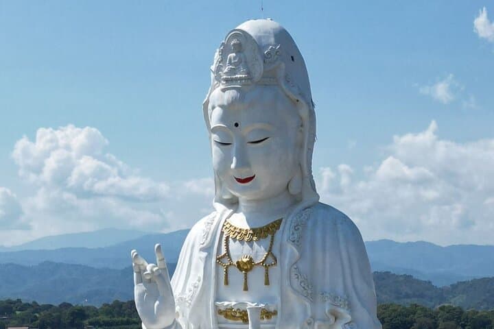 Chiang Rai Temples and Lalitta Café Day Trip from Chiang Mai photo 3