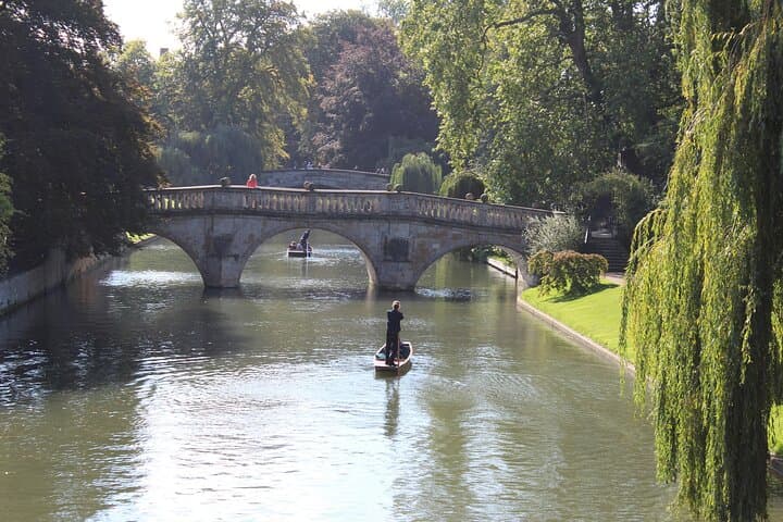 Cambridge in a Day: 10-Hour Private Tour from Birmingham